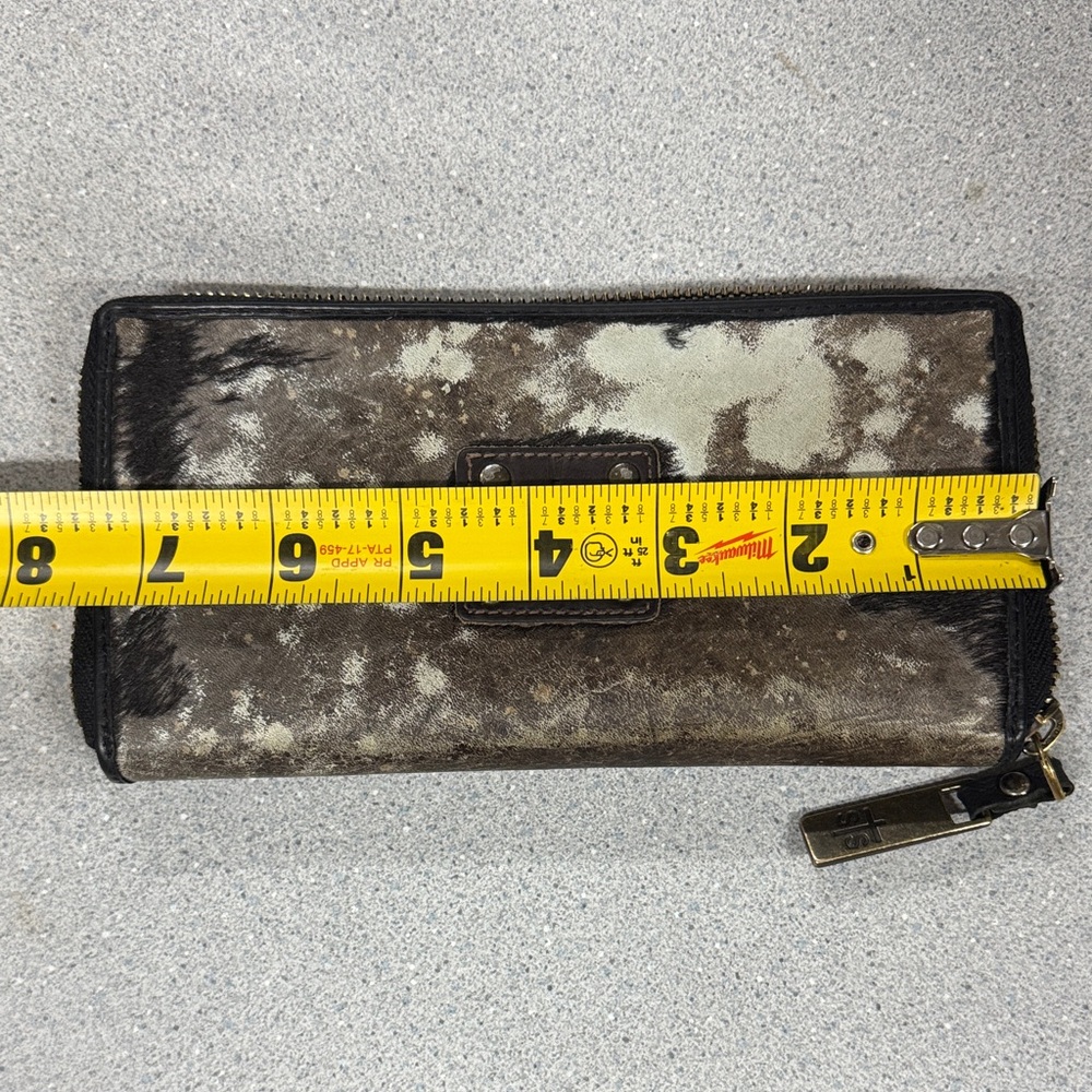 STS Ranchwear Brown and White Cowhide Wallet - Picture 5 of 6